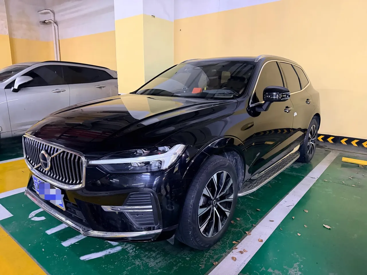 Open image lightbox: Volvo 2023 XC60 48V 2.0T B5 4-wheel drive Zhiyuan Deluxe Edition Automatic Gear
