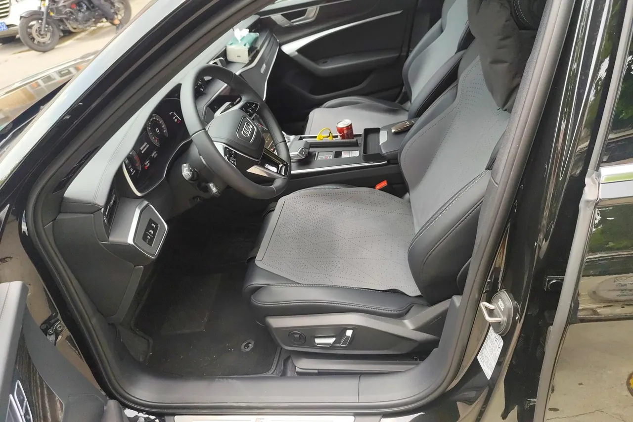 Audi 2025 A6L 2.0TFSI 45TFSI Quattro Selected Dynamic (Modified) Automatic Gear 4