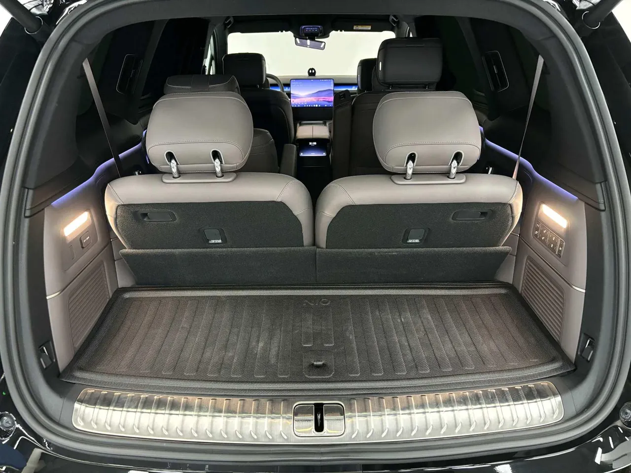 NIO 2026 ES8 6‑Seater Executive Signature Edition Automatic Transmission 16