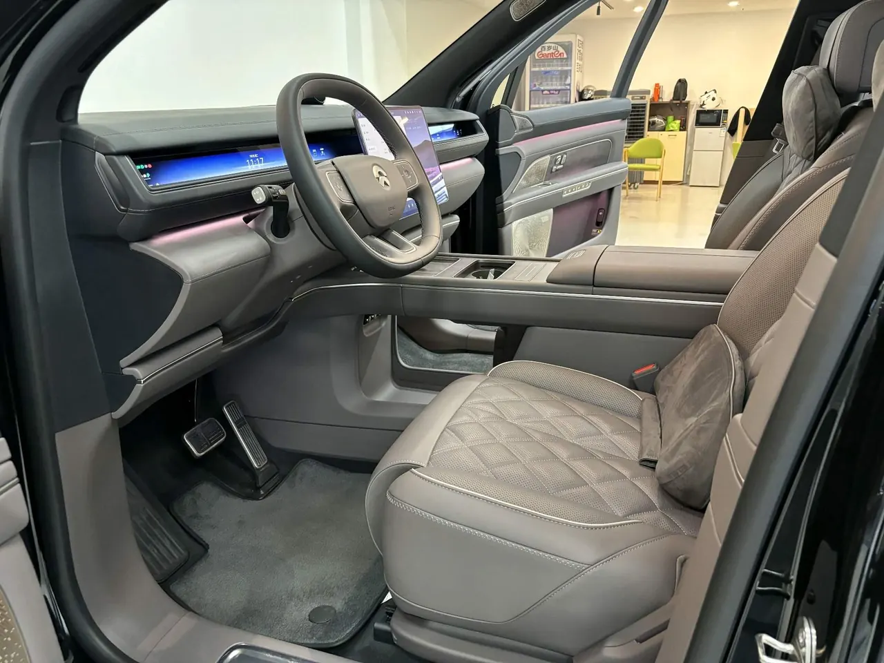 NIO 2026 ES8 6‑Seater Executive Signature Edition Automatic Transmission 6
