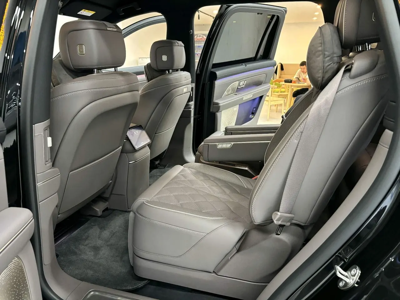 NIO 2026 ES8 6‑Seater Executive Signature Edition Automatic Transmission 7