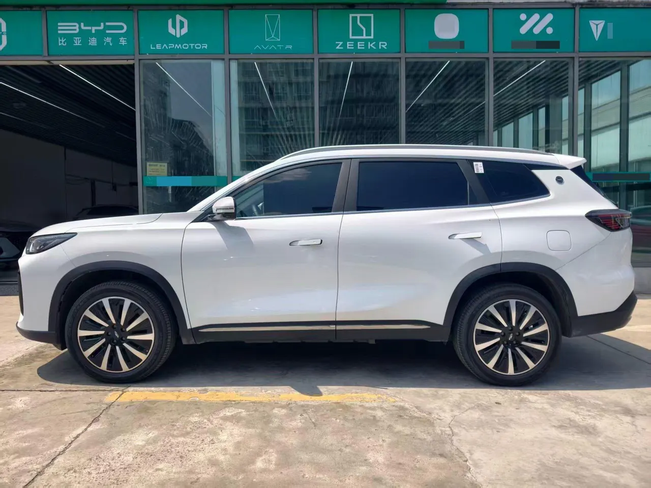 Chery 2025 Fengyun T8 1.5T 130km Deluxe Edition 7-seat Automatic Gear 3