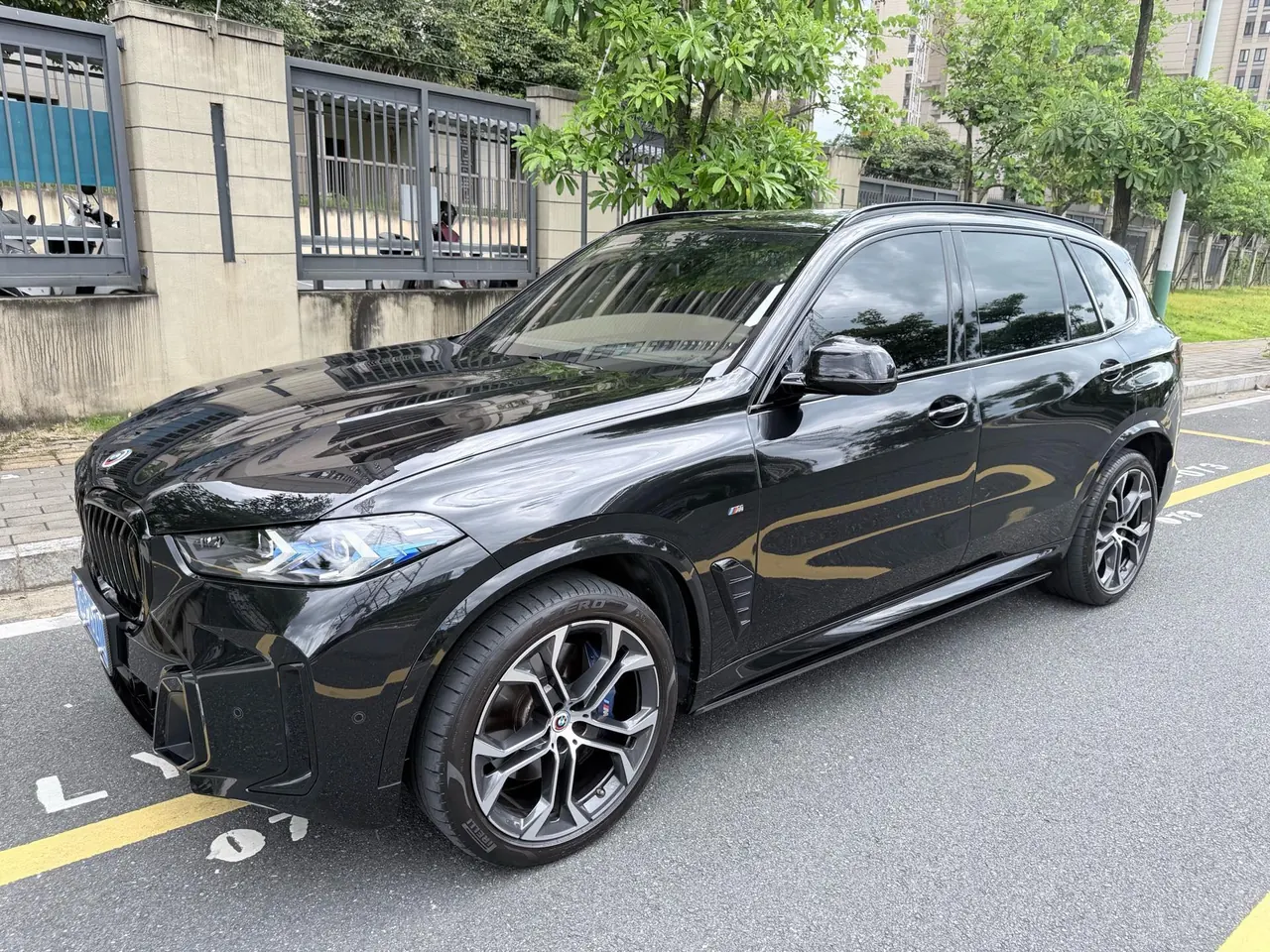 Open image lightbox: BMW 2023 X5 xDrive40Li 48V 3.0T exclusive M sports obsidian night suit automatic gear