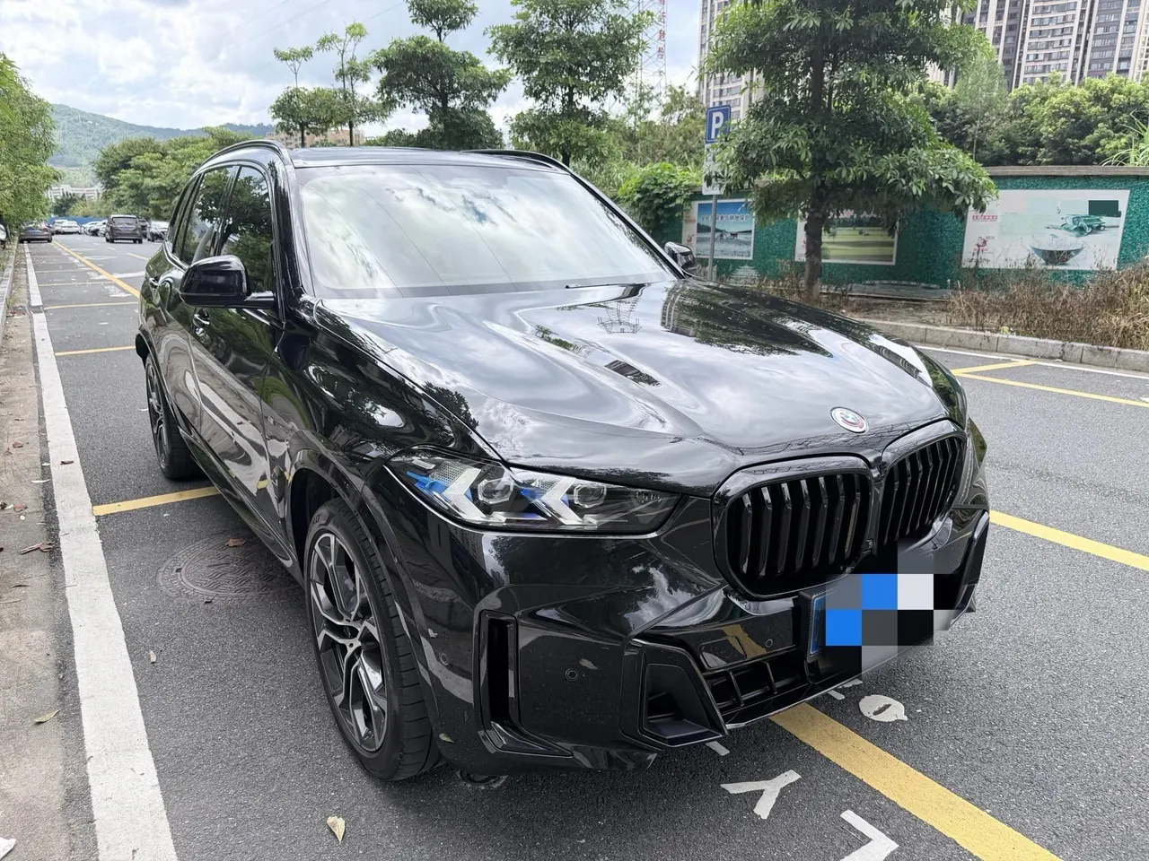 BMW 2023 X5 xDrive40Li 48V 3.0T exclusive M sports obsidian night suit automatic gear 2