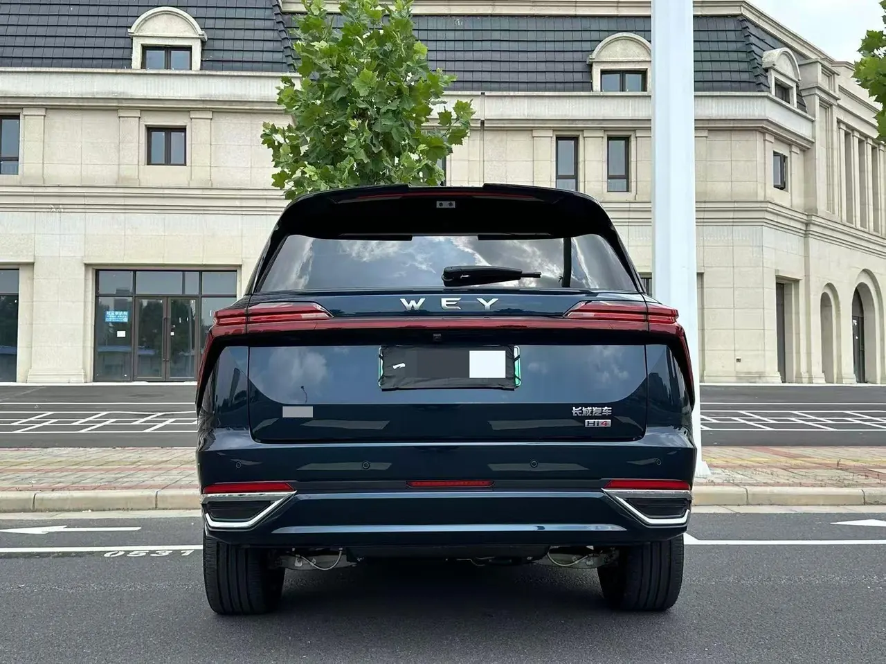 WEY 2025 Blue Mountain DHT 1.5T Four-wheel Drive Smart Driving Max Automatic Gear 7
