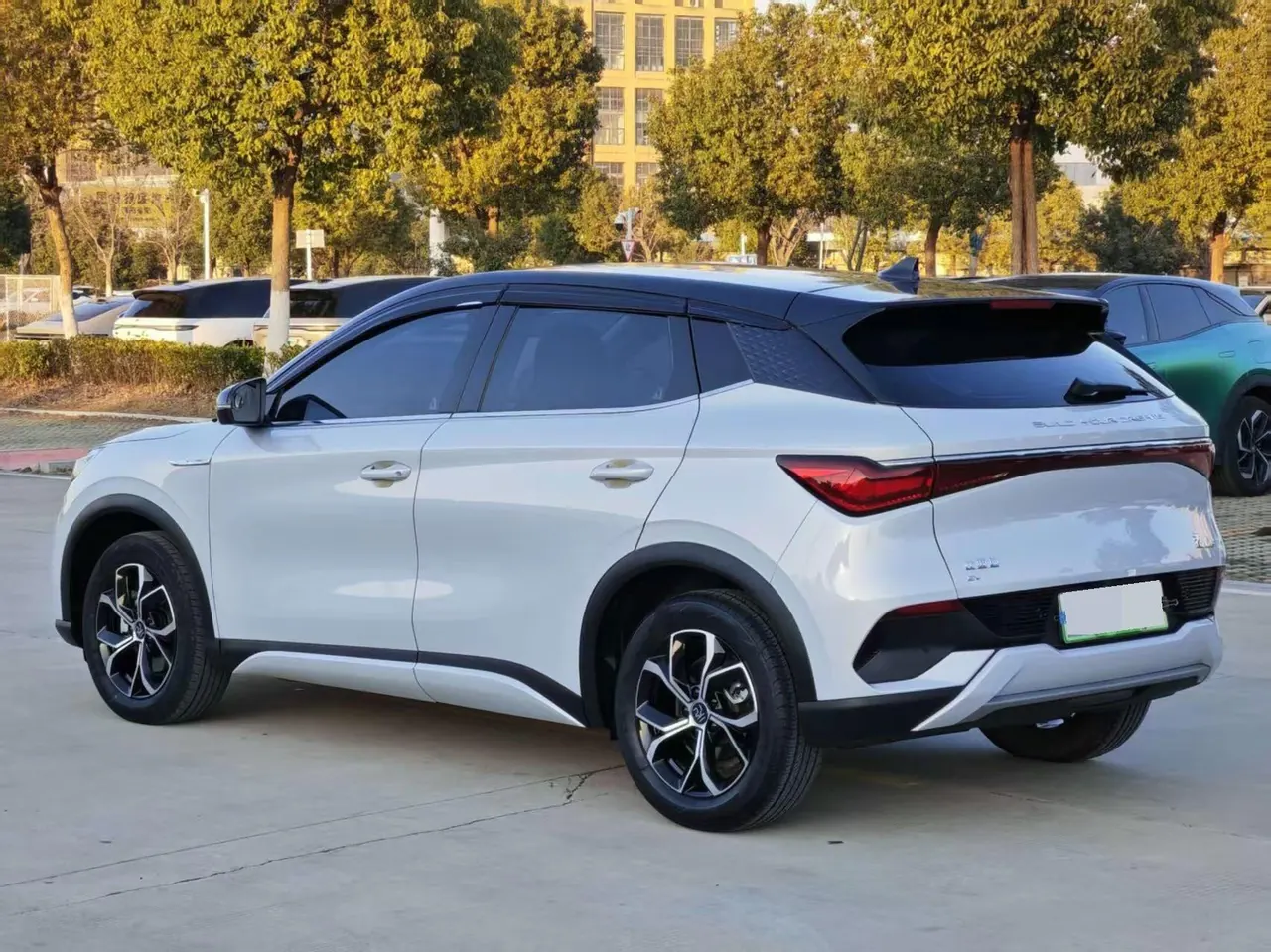 BYD Yuan PLUS 2022 Yuan PLUS 430KM Honorable Automatic Gear 2