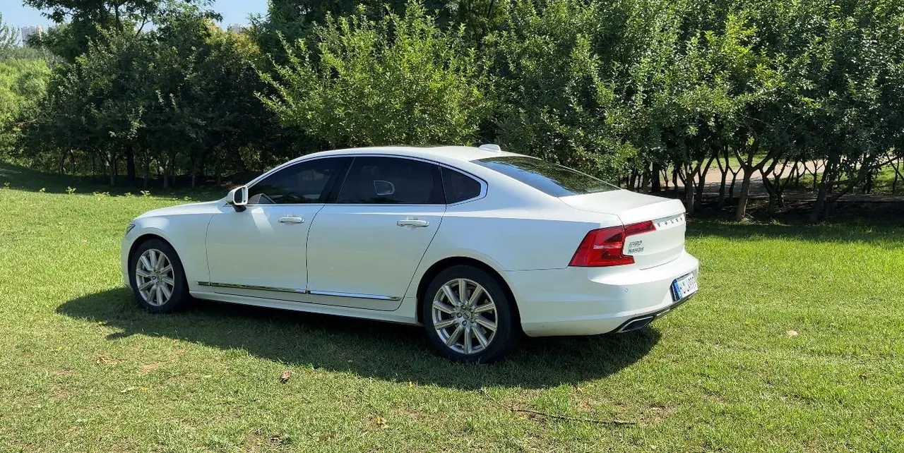 Volvo 2020 S90 2.0T T5 Zhiyi Deluxe Edition Automatic Gear 6