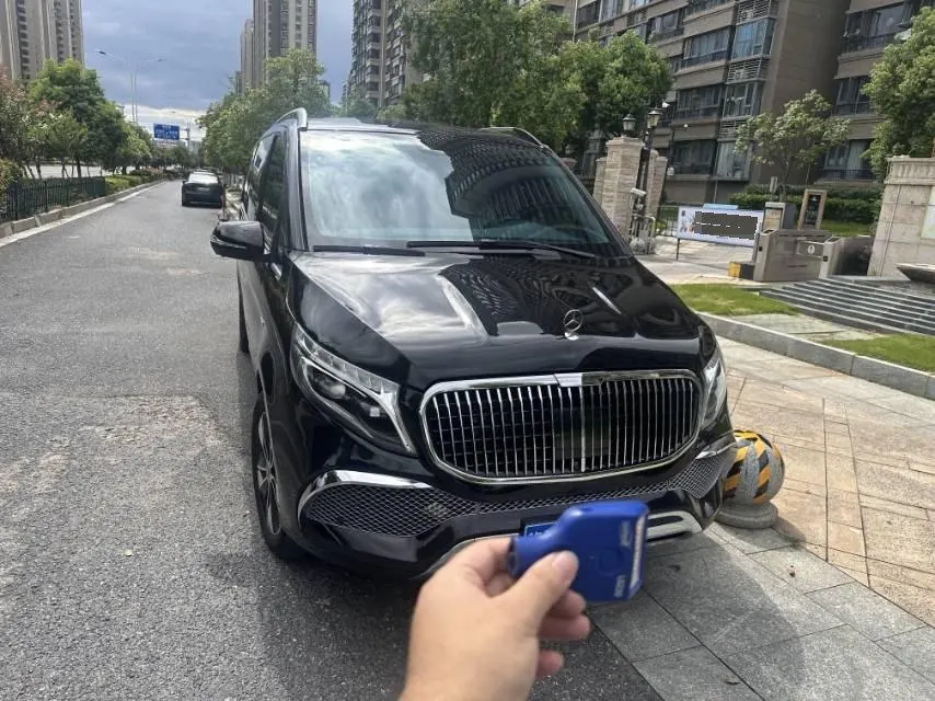 Mercedes Benz V 2021V 260 L 2.0T Premium Edition Automatic Gear 2