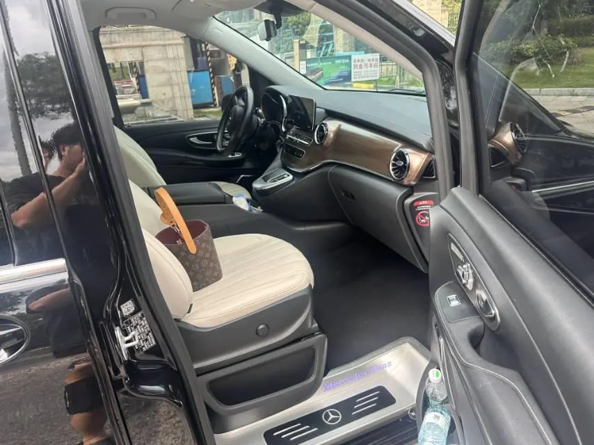 Mercedes Benz V 2021V 260 L 2.0T Premium Edition Automatic Gear 6