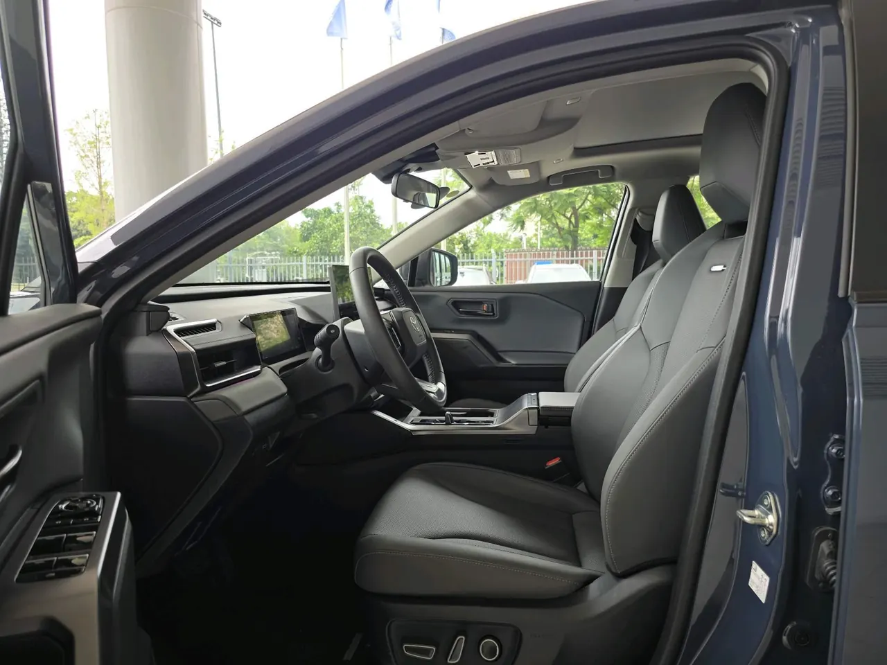 Toyota 2026 RAV4 Rongfang Double Engine 2.0 Stepless Two-Drive Deluxe Automatic Gear 7