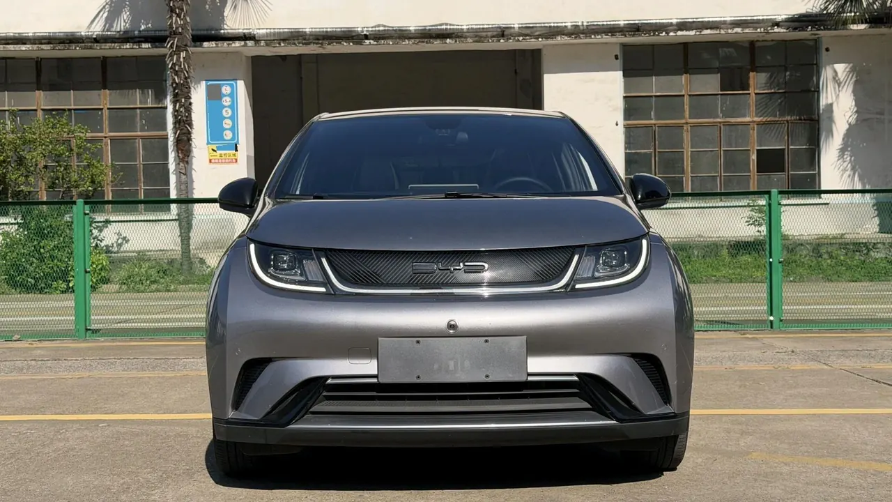 BYD 2023 Dolphin 420km Fashion Edition Automatic 2
