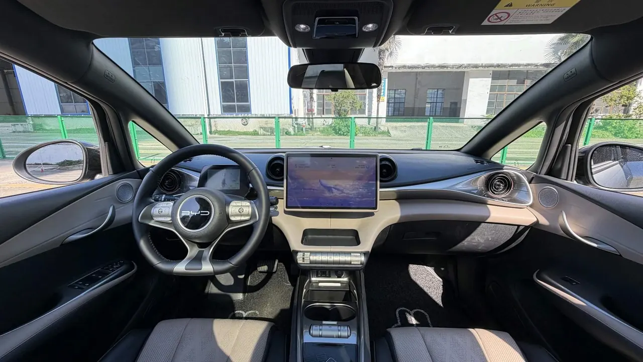 BYD 2023 Dolphin 420km Fashion Edition Automatic 9