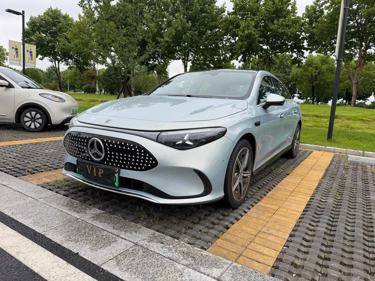 Открыть галерею: Mercedes Benz CLA Class 2025 CLA 300L Long Endurance Edition Automatic Gear