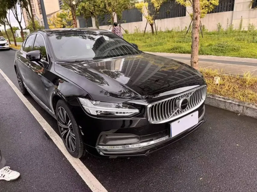 Volvo 2022 S90 48V 2.0T B5 Zhiyuan Deluxe Edition Automatic Gear 3