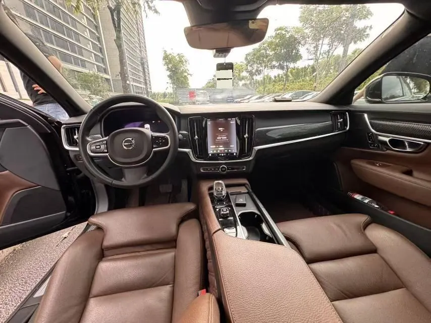 Volvo 2022 S90 48V 2.0T B5 Zhiyuan Deluxe Edition Automatic Gear 4