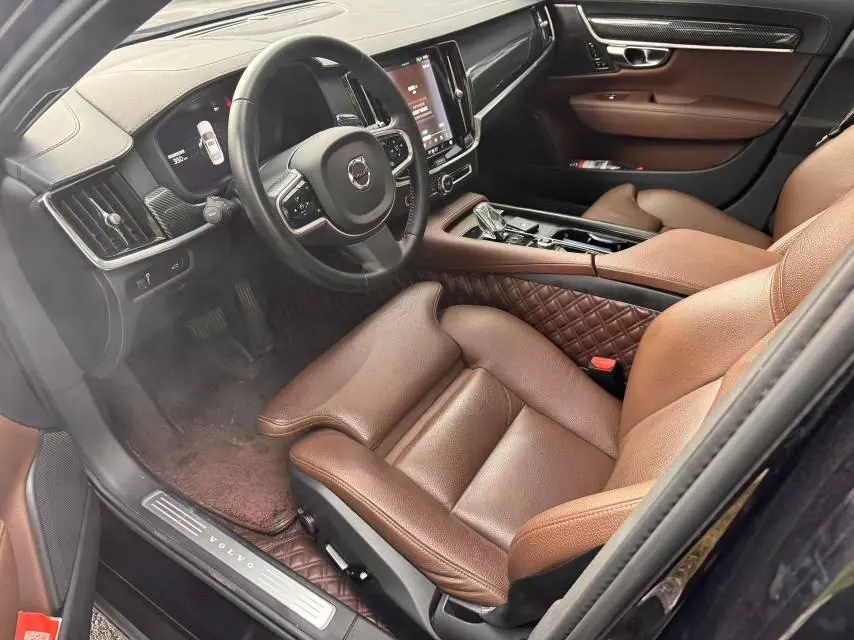 Volvo 2022 S90 48V 2.0T B5 Zhiyuan Deluxe Edition Automatic Gear 5