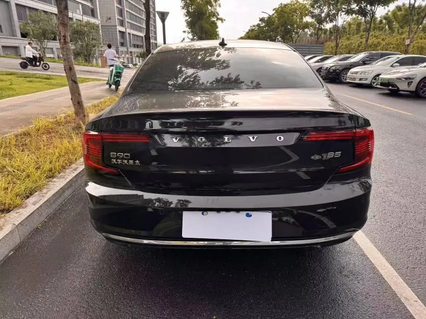 Volvo 2022 S90 48V 2.0T B5 Zhiyuan Deluxe Edition Automatic Gear 7