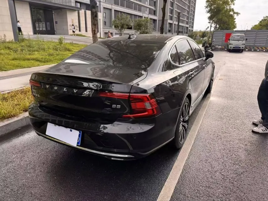 Volvo 2022 S90 48V 2.0T B5 Zhiyuan Deluxe Edition Automatic Gear 8