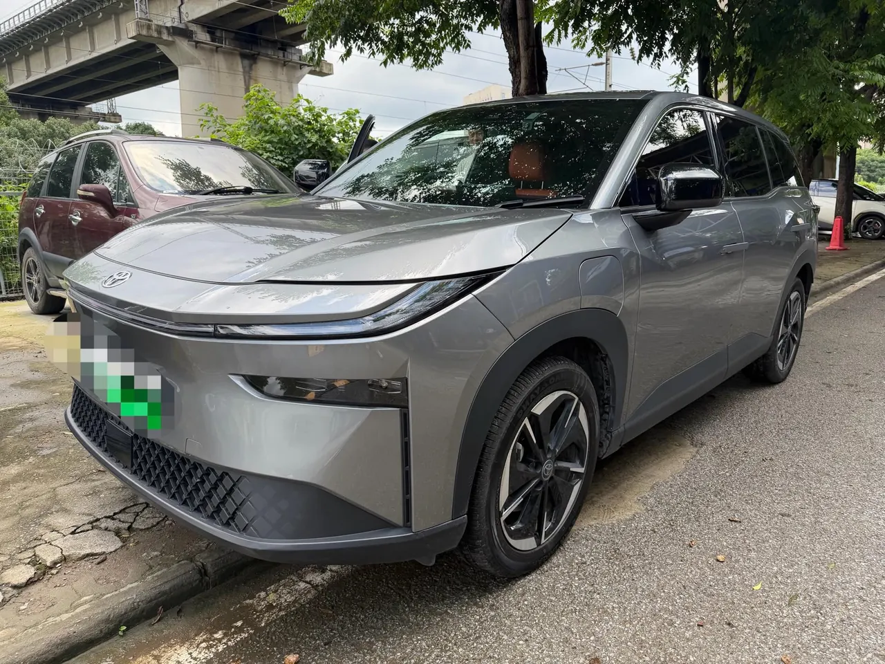 Toyota 2025 Platinum Intelligence 3X 520 Pro Automatic Gear - View 1