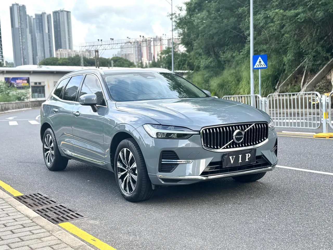 Volvo 2023 XC60 48V 2.0T B5 4-wheel drive Zhiyuan Deluxe Edition Automatic Gear 4