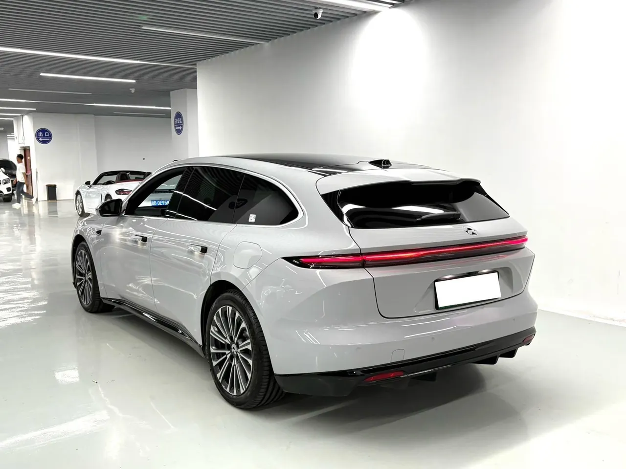 NIO 2025 ET5T 75kWh Touring automatic 5