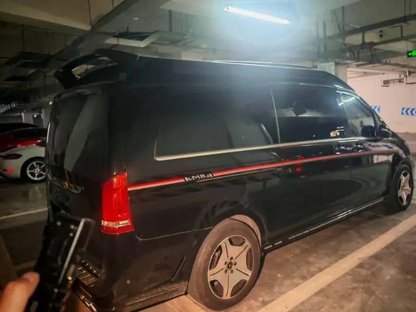 Mercedes Benz V 2022V 260 L 2.0T Premium Edition Automatic Gear 2