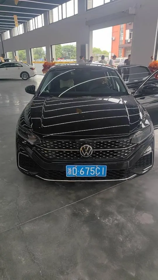 Volkswagen 2023 Passat 2.0TSI 330TSI Star Elite Edition (Modified) Automatic Gear 2