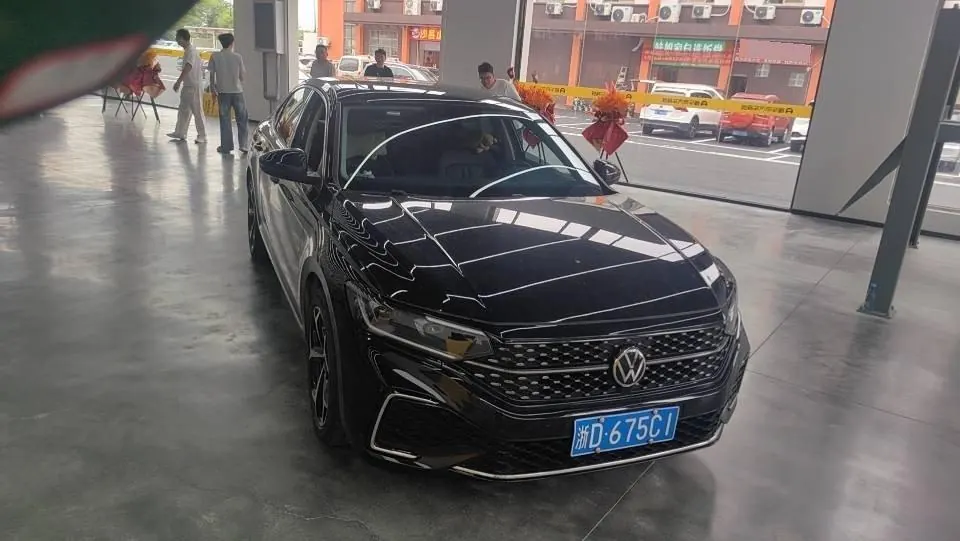 Volkswagen 2023 Passat 2.0TSI 330TSI Star Elite Edition (Modified) Automatic Gear 3