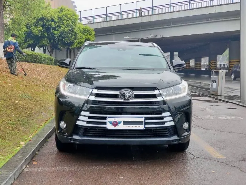 Toyota 2021 Highlander 2.0T 4-wheel drive deluxe 7-seat automatic gear 2