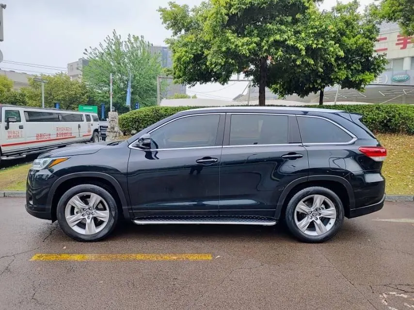 Toyota 2021 Highlander 2.0T 4-wheel drive deluxe 7-seat automatic gear 8