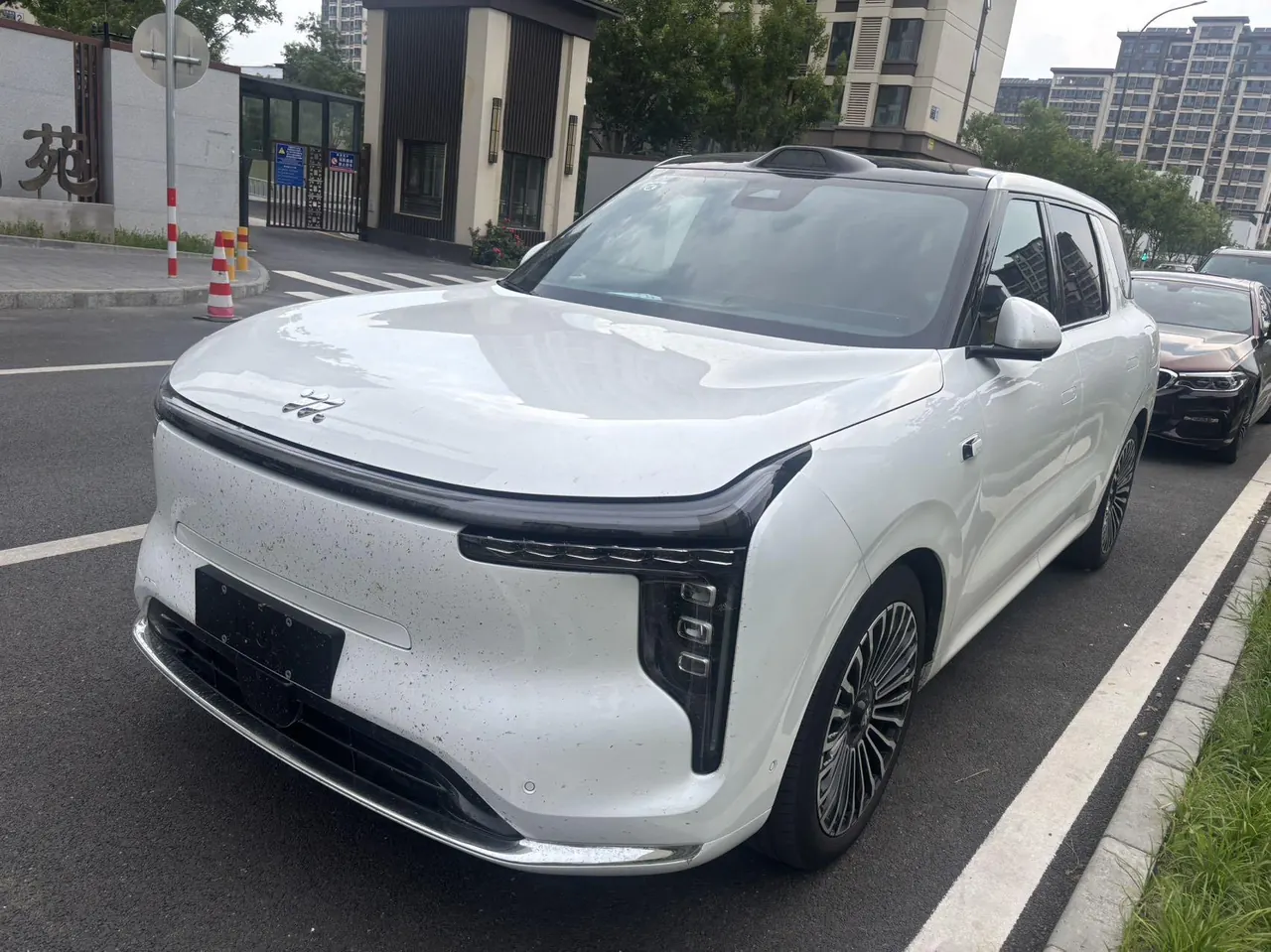 IM 2026 IM LS8 66 Ultra Technology Flagship Large Five-seater Automatic Transmission - View 1