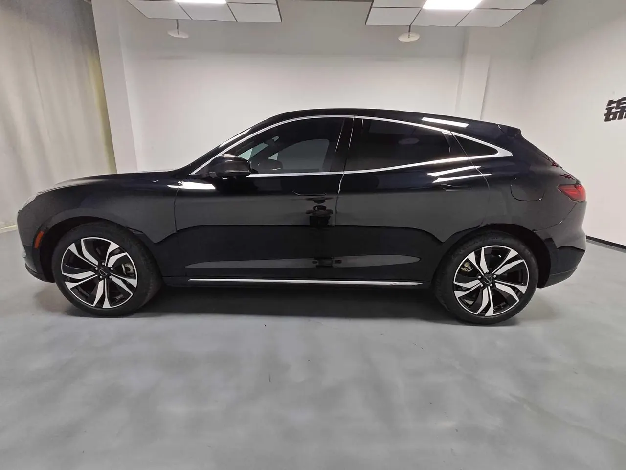 SERES 2021 SERES 5 Huawei Smart Selection Four-wheel Drive Automatic Gear 3