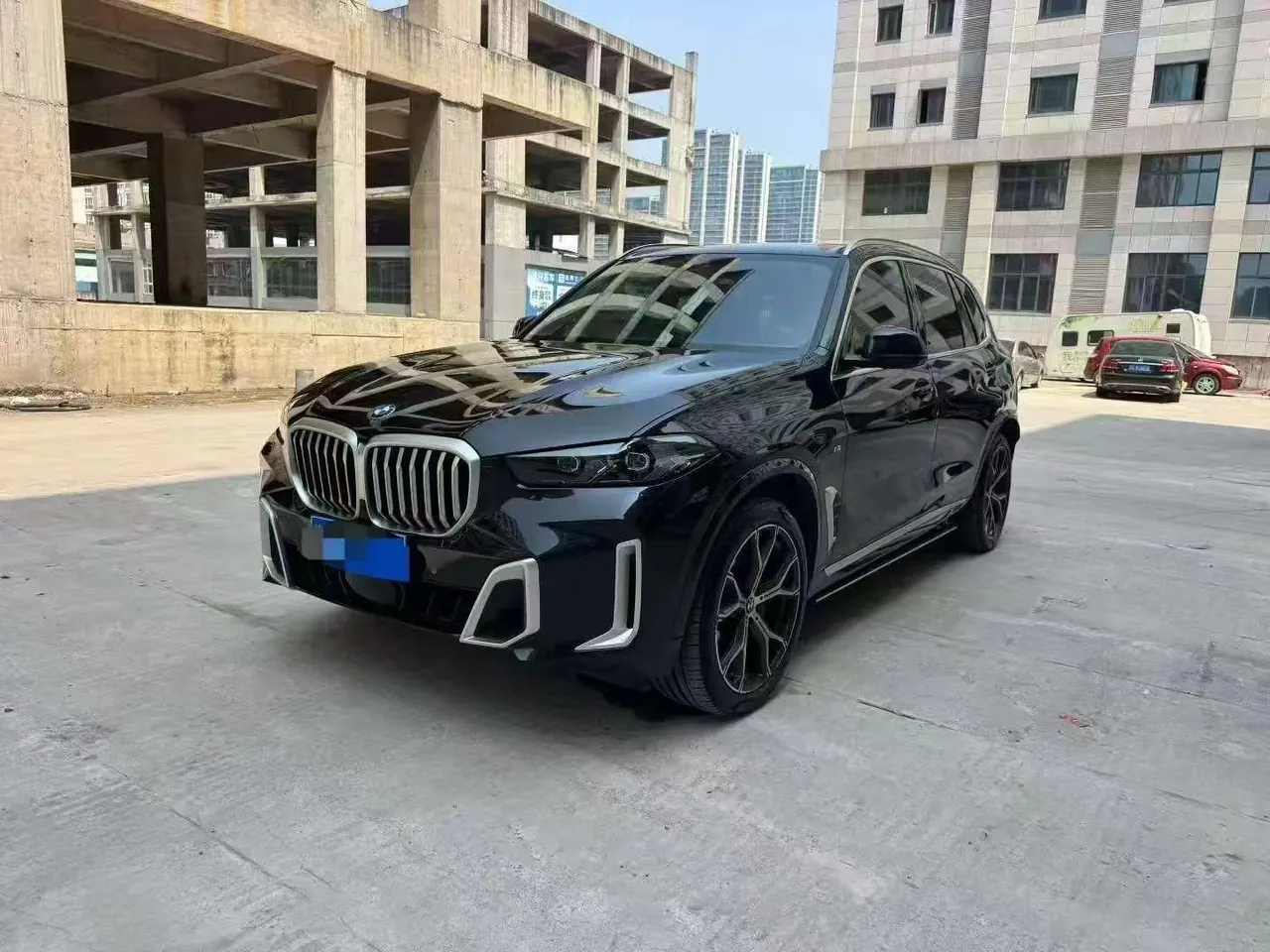 BMW 2023 X5 xDrive30Li 48V 2.0T exclusive m sports obsidian night suit automatic gear - View 1