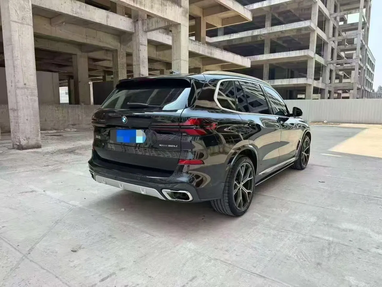 BMW 2023 X5 xDrive30Li 48V 2.0T exclusive m sports obsidian night suit automatic gear 3