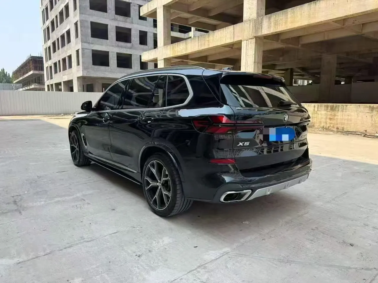 BMW 2023 X5 xDrive30Li 48V 2.0T exclusive m sports obsidian night suit automatic gear 4
