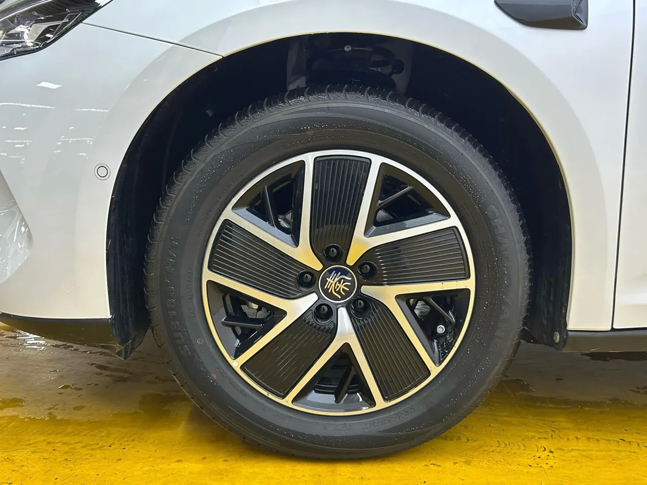 BYD 2026 Qin L DM-i 1.5 stepless 128KM leading automatic gear 8