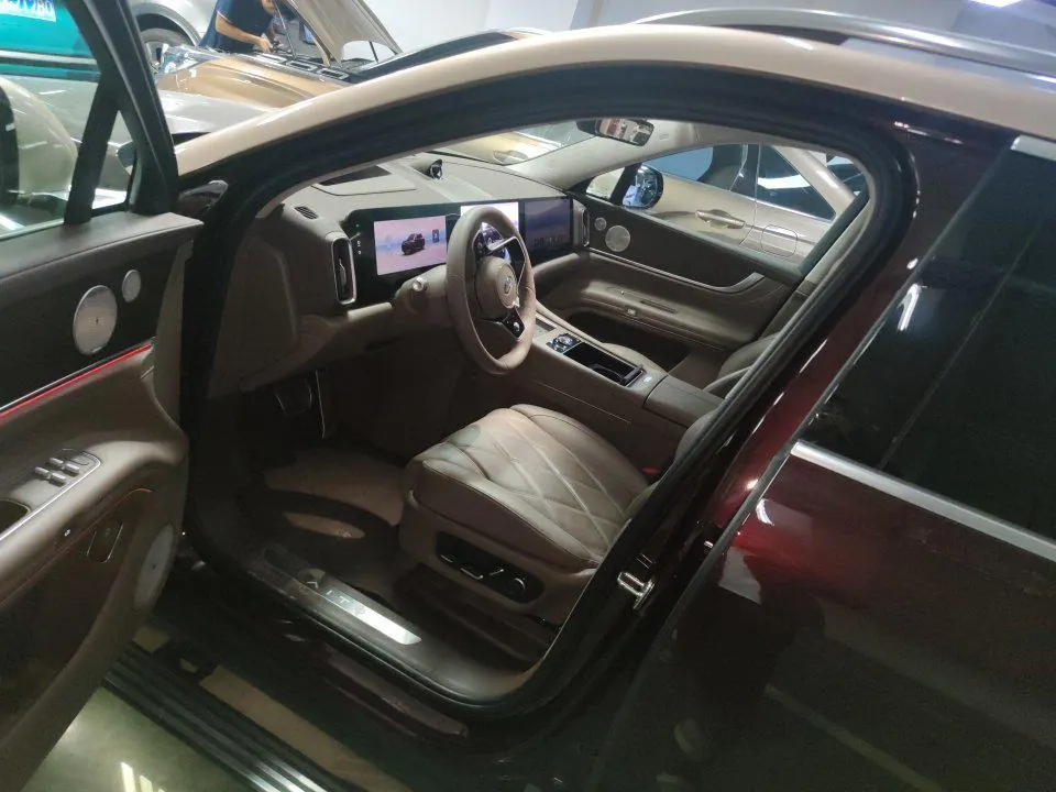 AITO 2025 AITO M9 extended range Ultra version 52kWh6 seat version automatic gear 4