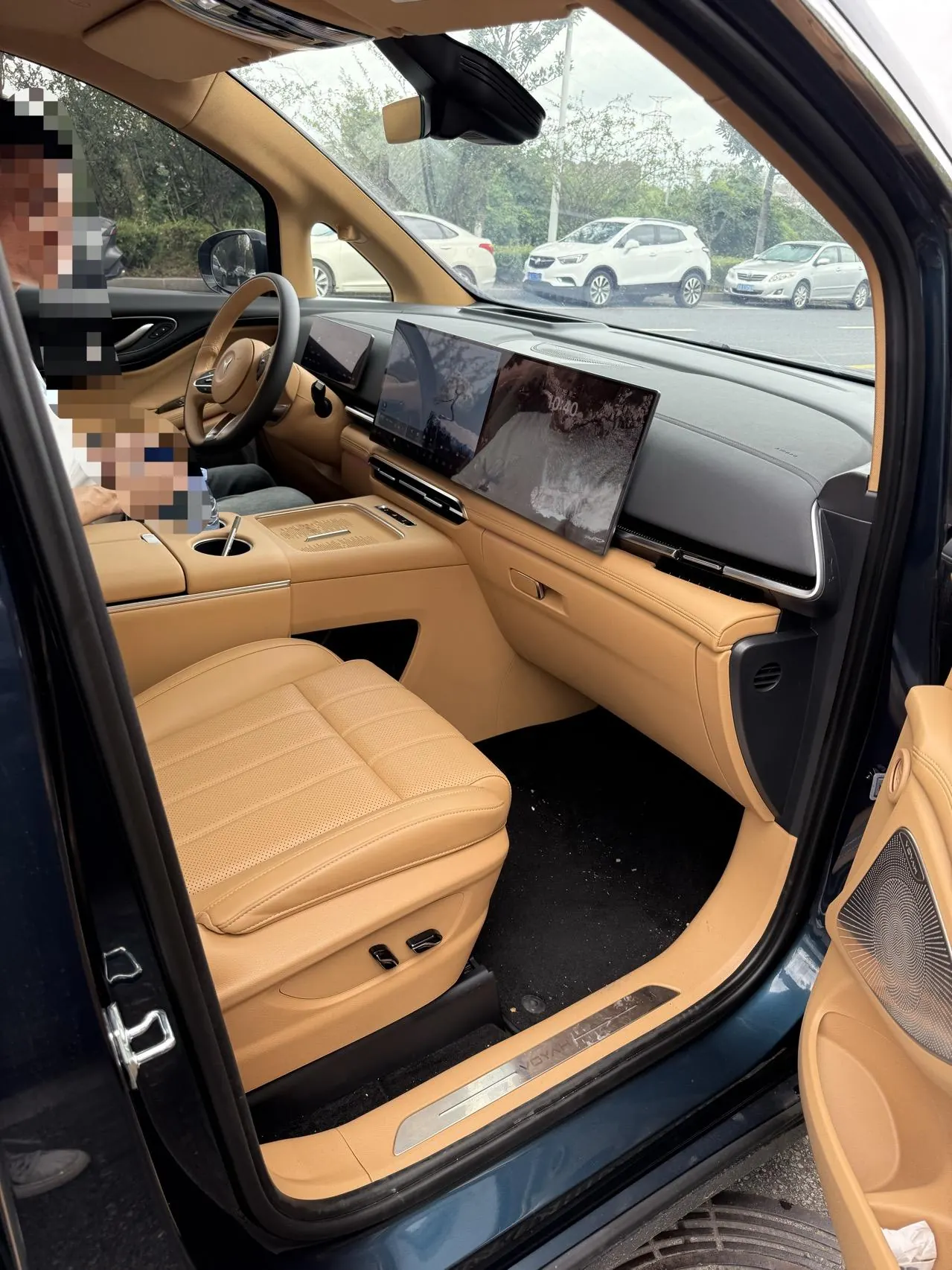 Voyah 2025 dreamers PHEV 1.5T four-wheel drive distinguished Kunpeng version automatic gear 5