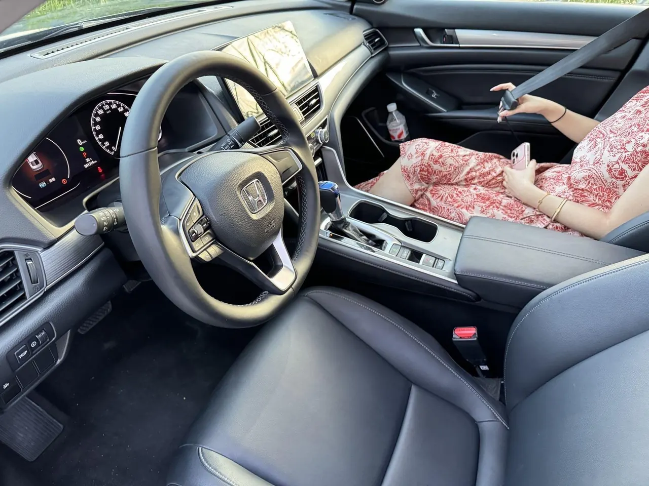 Honda 2022 10th Generation Accord 1.5T Stepless 260TURBO Deluxe Automatic Gear 5