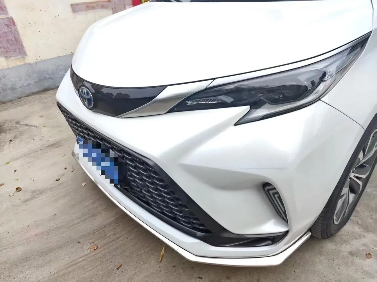 Toyota 2023 Grevia HYBRID 2.5 Stepless Deluxe Edition Automatic Transmission 2