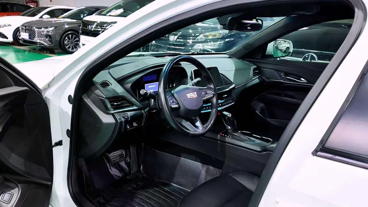 Cadillac 2020 CT4 2.0T 28T fashion automatic gear 4