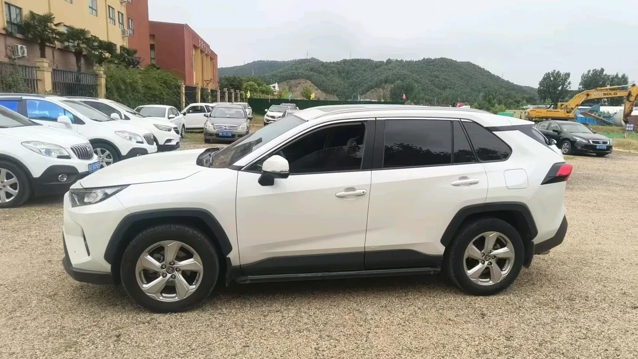 Toyota 2020 RAV4 Rongbo 2.0 Stepless Two-Drive Fashion Edition PLUS Automatic Gear 4