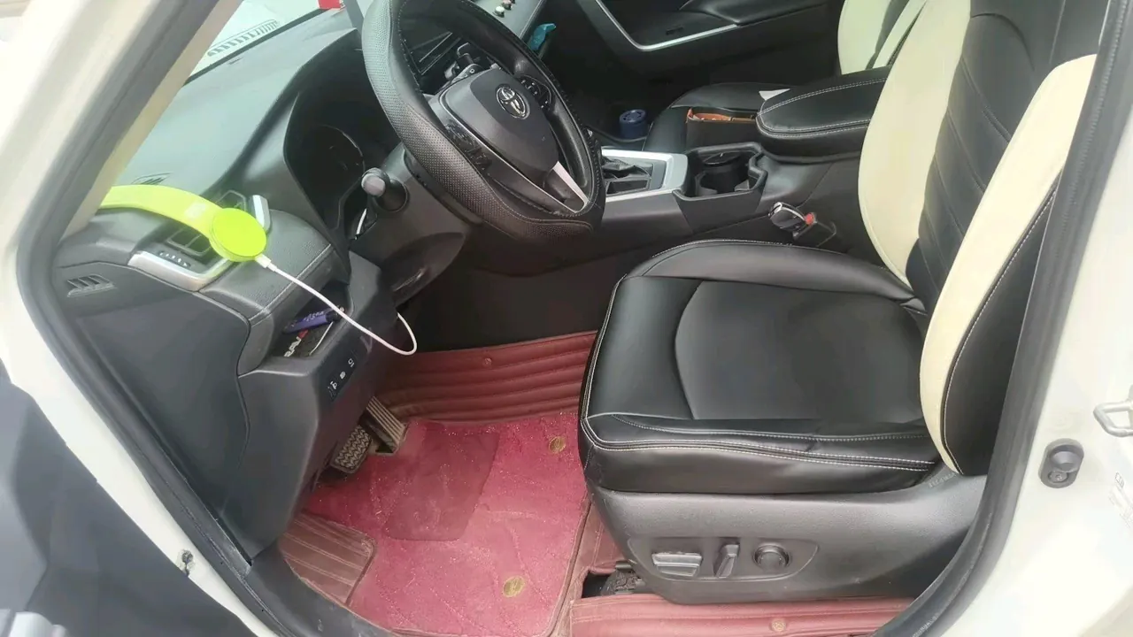 Toyota 2020 RAV4 Rongbo 2.0 Stepless Two-Drive Fashion Edition PLUS Automatic Gear 6