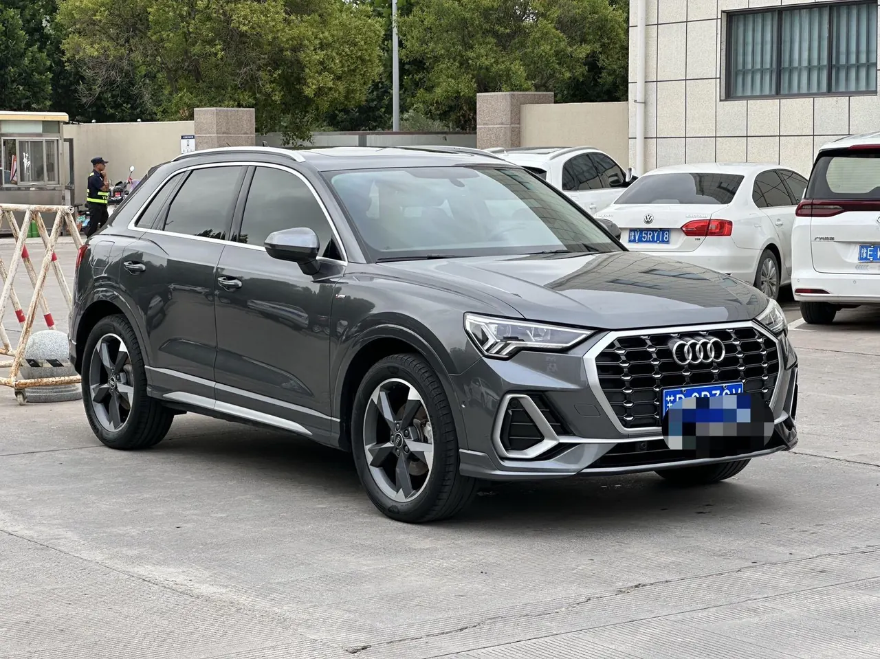 Audi 2022 Q3 1.4TFSI 35TFSI Fashion Dynamic Automatic 3