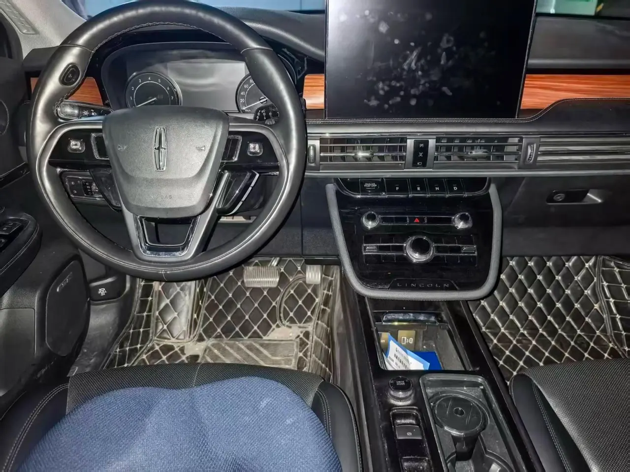 Lincoln 2020 adventurer 2.0T two-wheel drive elegant version of automatic gear 4