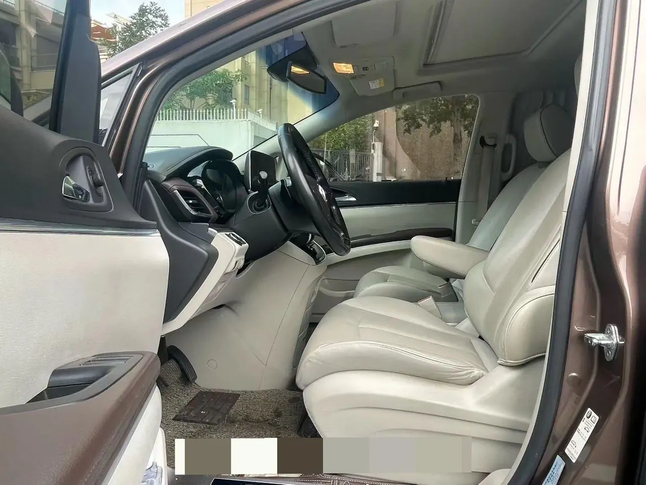 Buick 2020 GL8 Land Business Class 2.0T 652T Luxury Automatic Gear 3