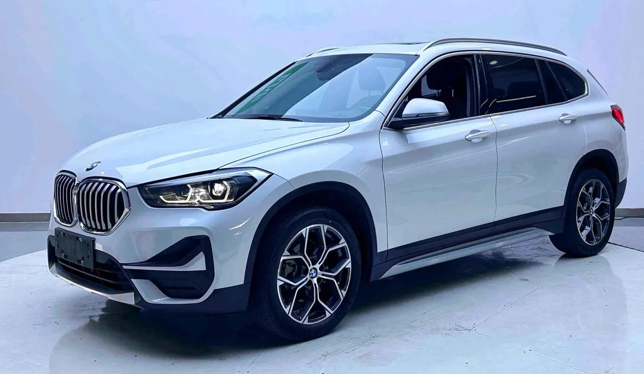 BMW 2022 X1 sDrive20Li 1.5T fashion automatic gear - View 1