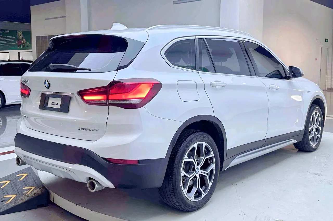 BMW 2022 X1 sDrive20Li 1.5T fashion automatic gear 2