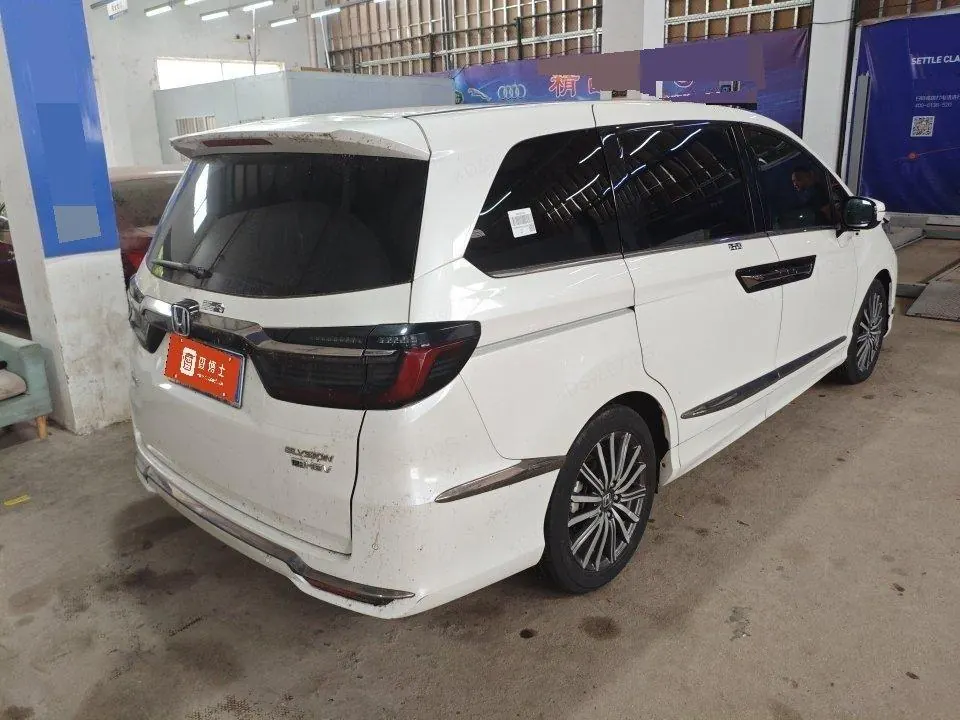 Honda 2022 Ailishen Hybrid 2.0 Stepless Deluxe Automatic Gear 5