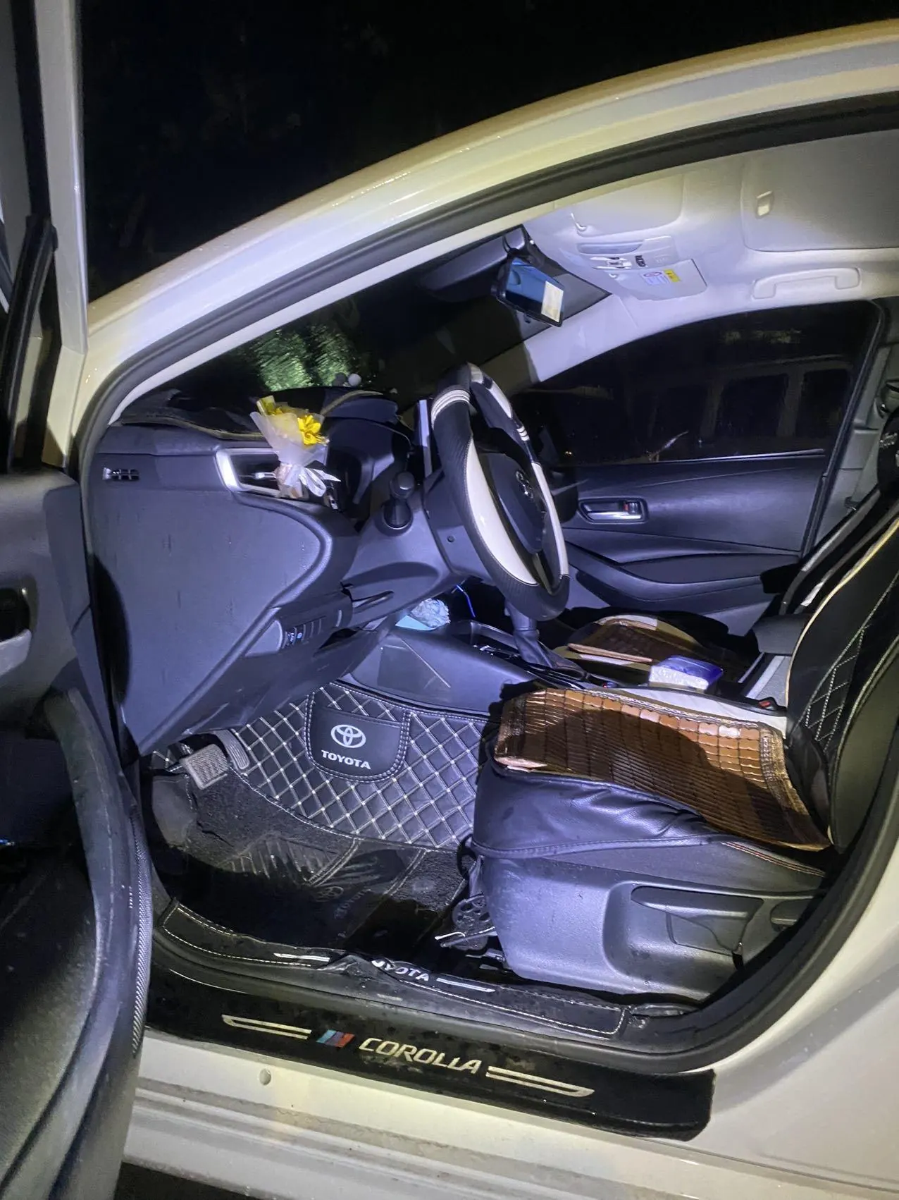 Toyota 2021 corolla 1.2T stepless elite PLUS version of automatic gear 3